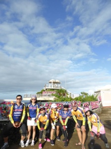 青天白雲在上，愛情鎖固 